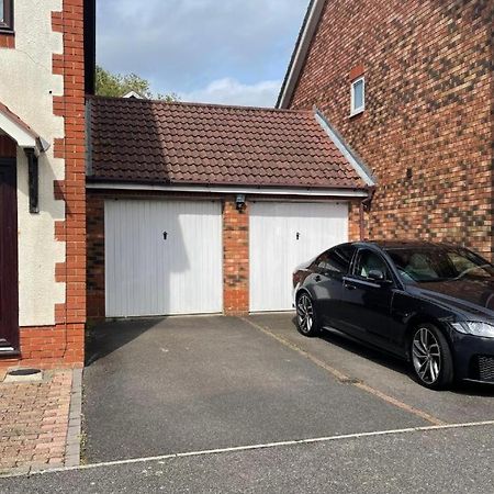Ashford Holiday Home Smithy Drive Sleeps 5 Free Wifi And Vehicle Parking Kingsnorth Exterior foto