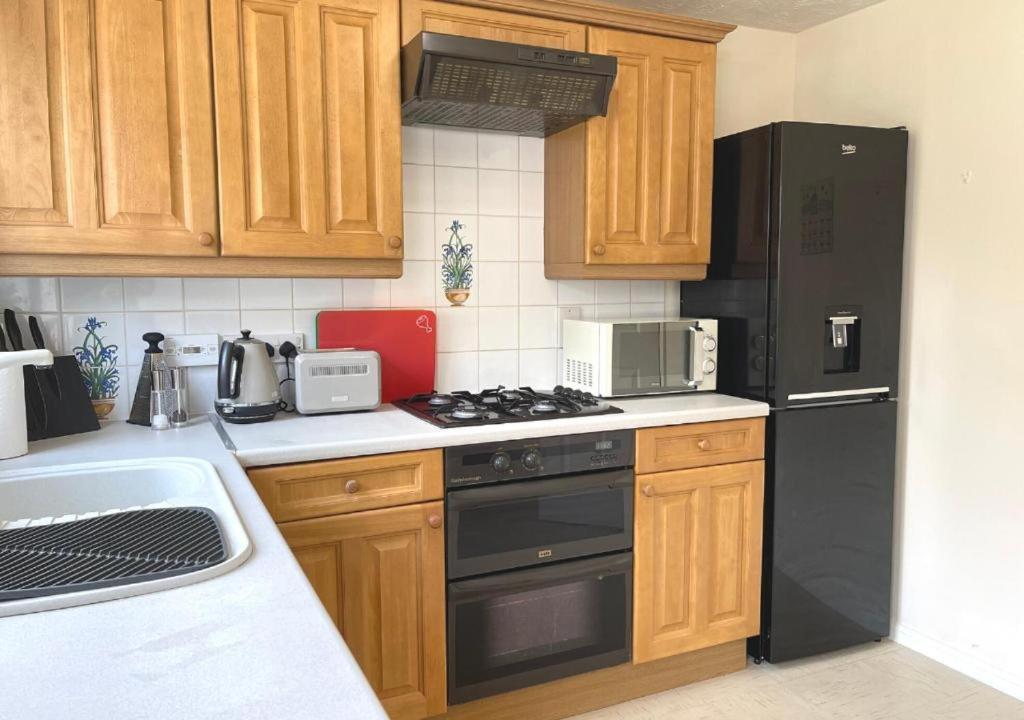 Ashford Holiday Home Smithy Drive Sleeps 5 Free Wifi And Vehicle Parking Kingsnorth Exterior foto