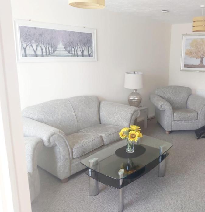 Ashford Holiday Home Smithy Drive Sleeps 5 Free Wifi And Vehicle Parking Kingsnorth Exterior foto